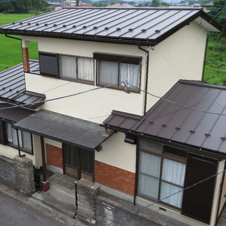 栃木県日光市 K様邸 屋根葺き替え工事『INAGAKI　IC たてひらスタンビー455』