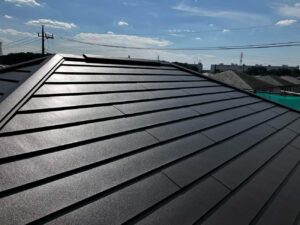 栃木県河内郡上三川町 I様邸 屋根カバー工法『ニチハ 横暖ルーフαs』