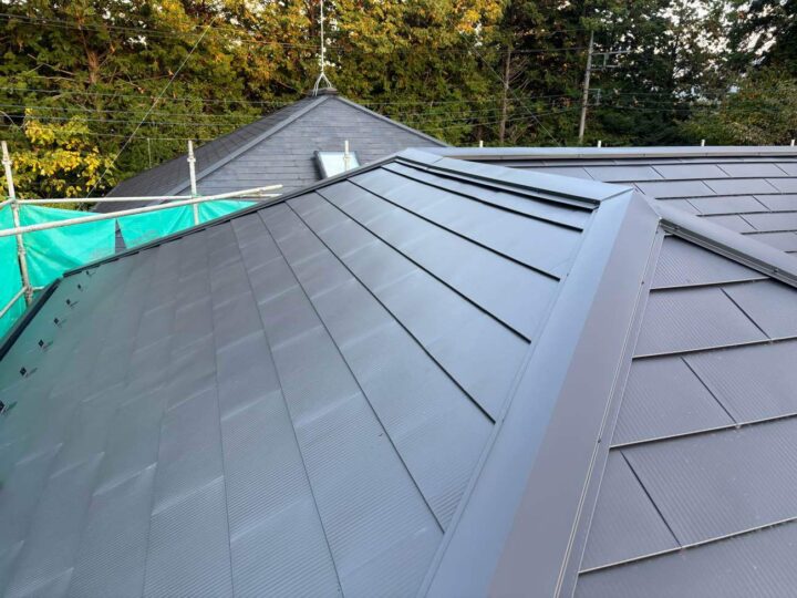 栃木県日光市 S様邸 屋根カバー工法『INAGAKI ICひらぶき ヒランビー220』